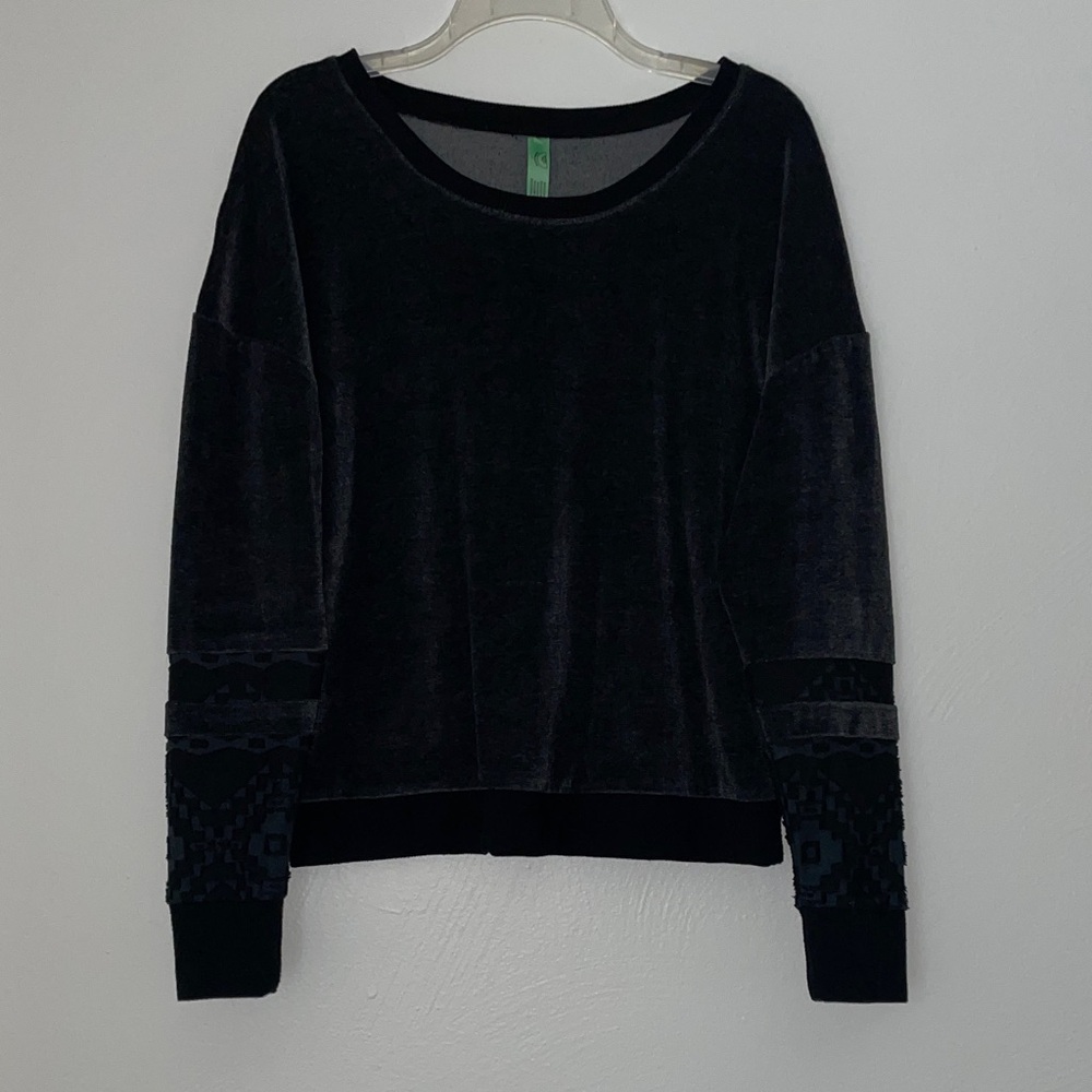 Honeydew Black and Gray Top